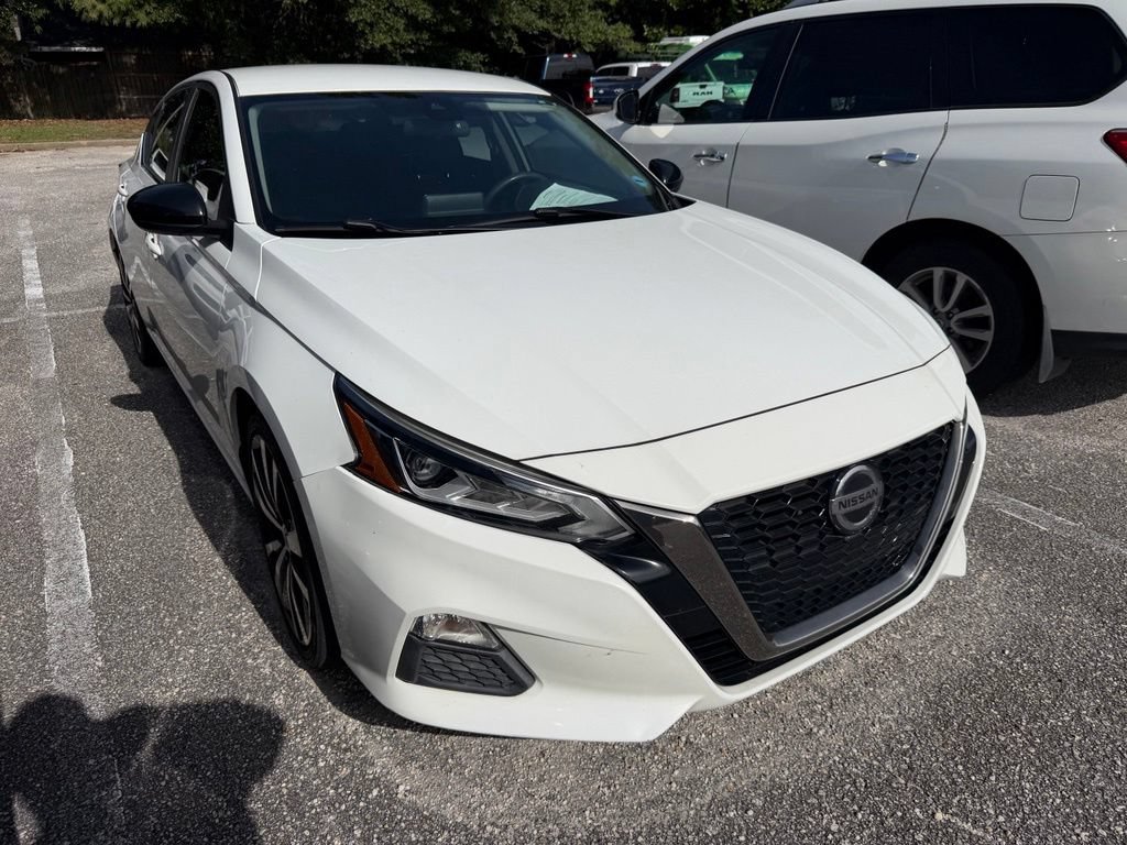 Used 2020 Nissan Altima 2.5 SR FWD image 2