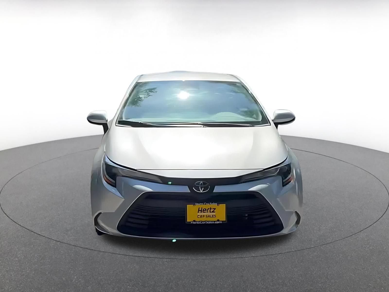 Used 2025 Toyota Corolla LE FWD image 4