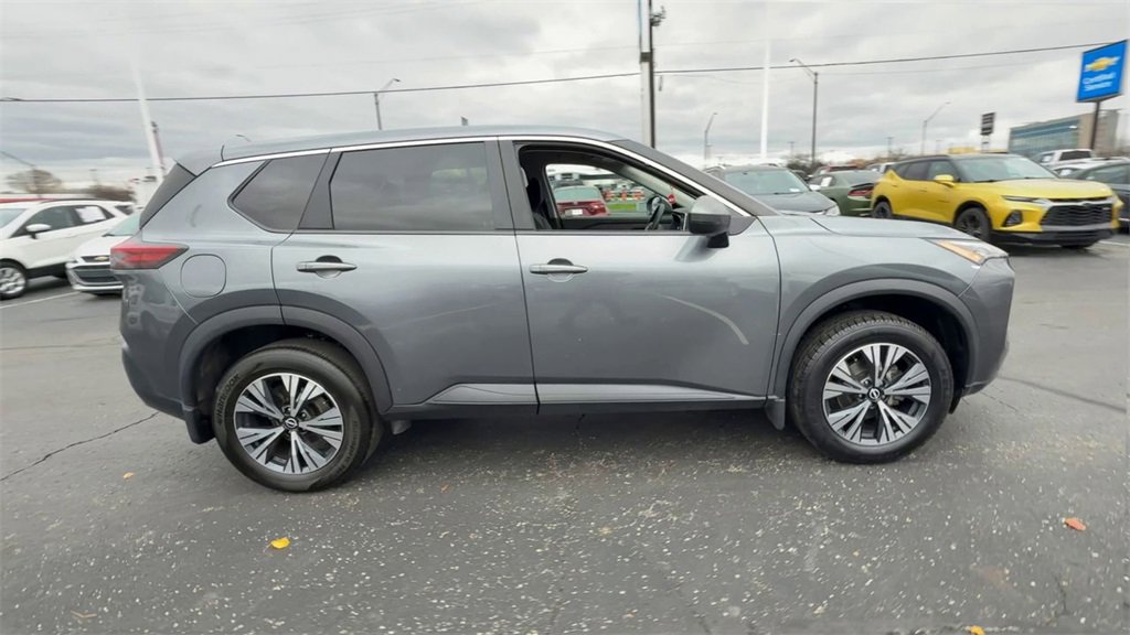 Used 2022 Nissan Rogue SV image 9