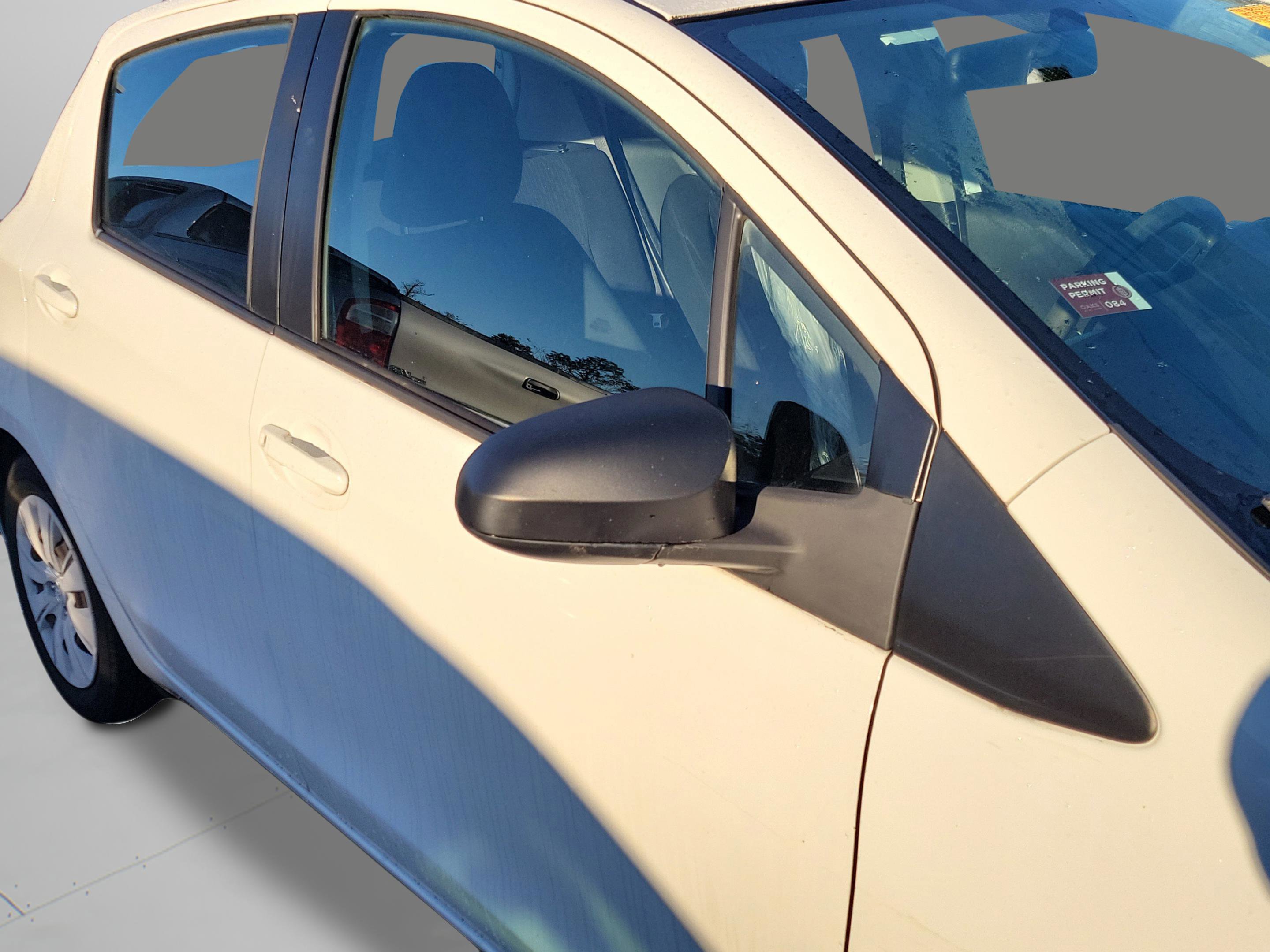 Used 2014 Toyota Yaris L FWD image 14