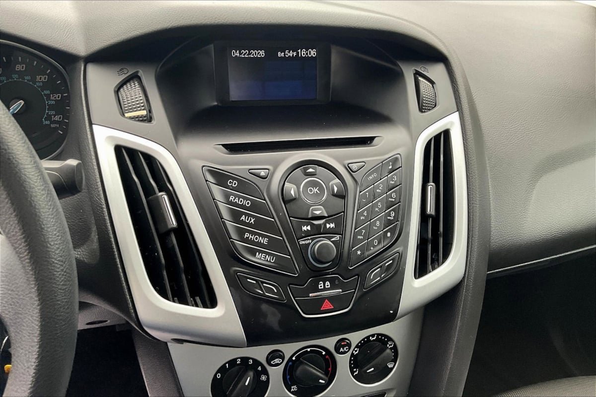 Used 2013 Ford Focus SE w/ SE Winter Pkg FWD image 8