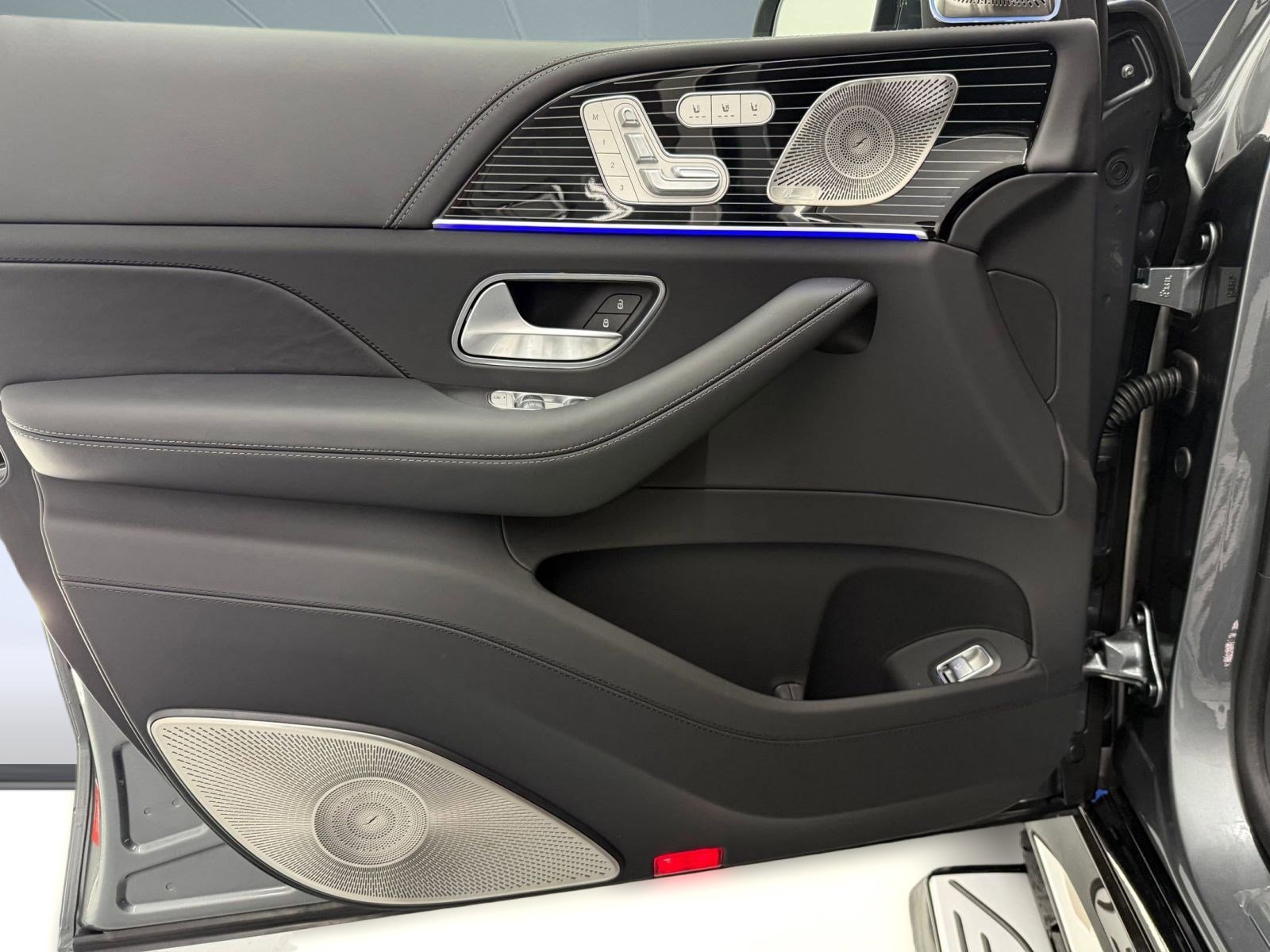 New 2026 Mercedes-Benz Maybach GLS 600 4MATIC image 10