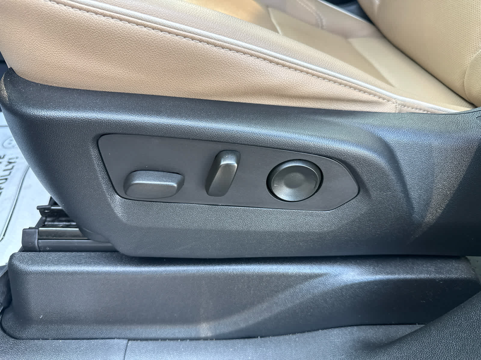 Used 2022 Chevrolet Suburban Premier AWD/4WD image 15