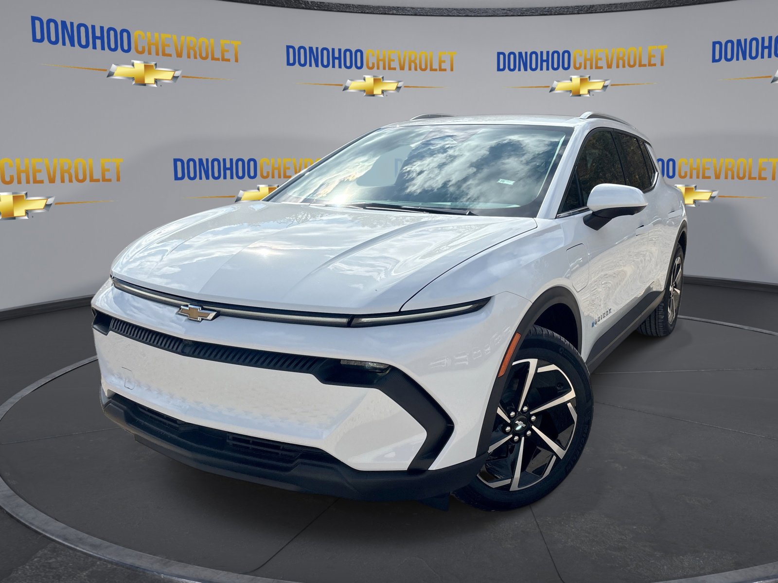 New 2026 Chevrolet Equinox EV LT image 4