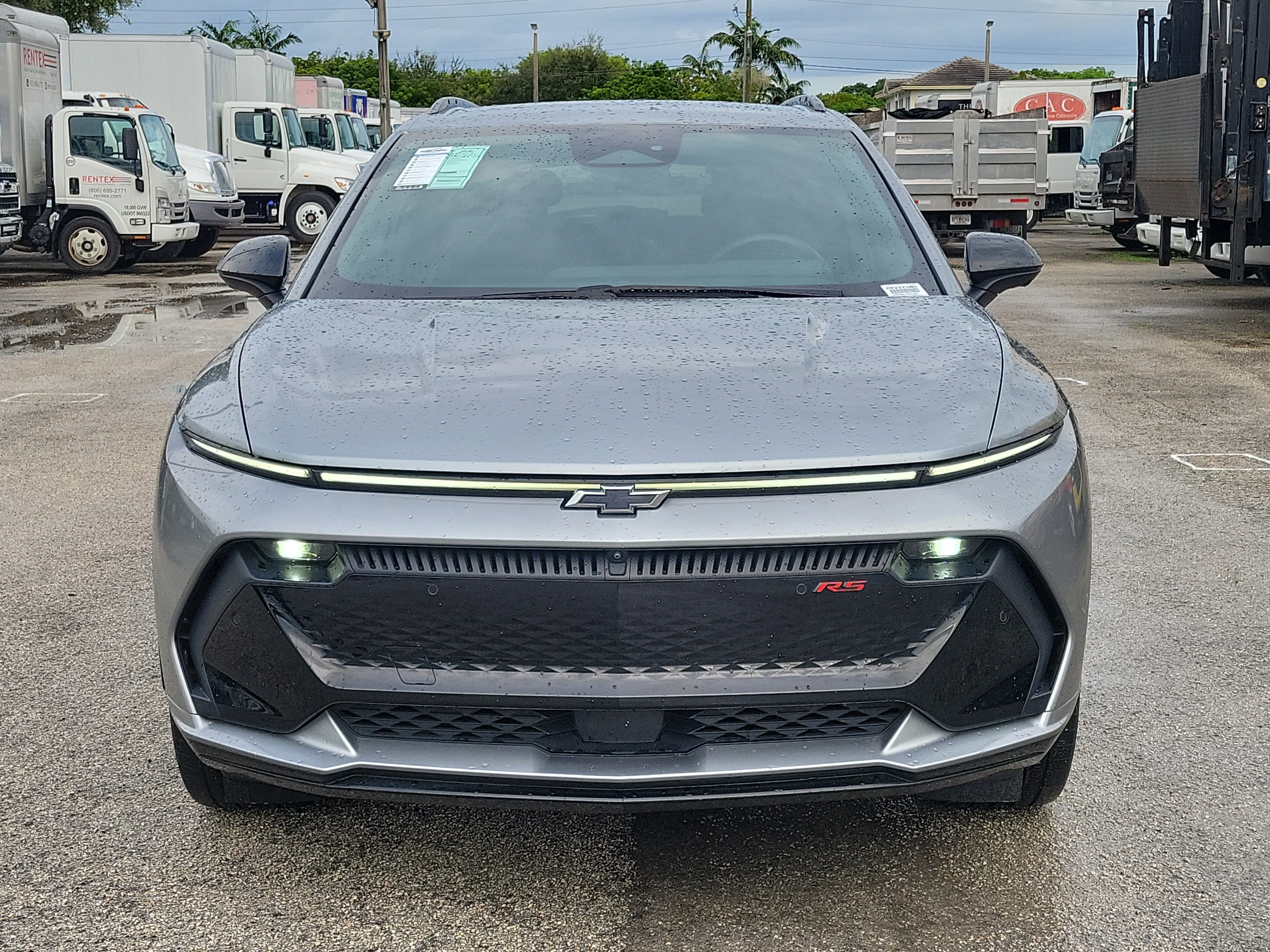 Used 2024 Chevrolet Equinox EV RS FWD image 8