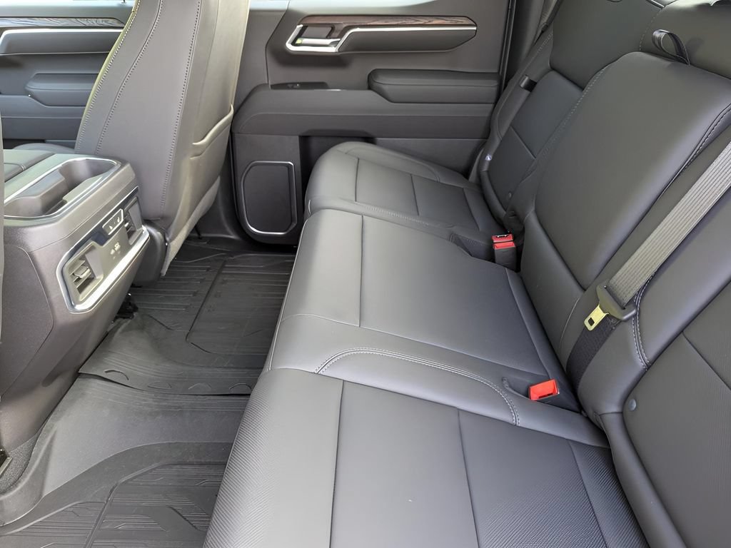 Used 2025 GMC Sierra 1500 SLT AWD/4WD image 10