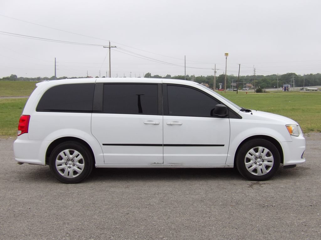 Used 2016 Dodge Grand Caravan SE w/ Quick Order Package 29E SE FWD image 4