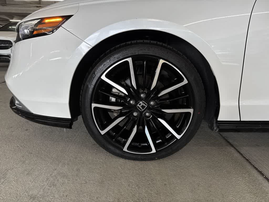 Used 2023 Honda Accord Touring image 10