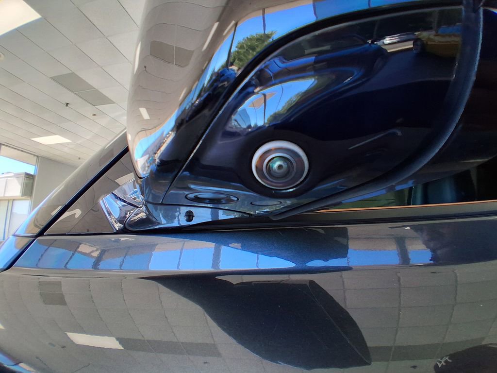 Used 2023 Land Rover Defender 90 X-Dynamic SE image 29