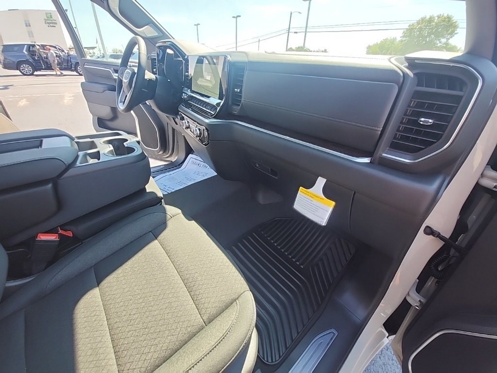 New 2026 GMC Sierra 1500 SLE w/ Preferred Package image 18