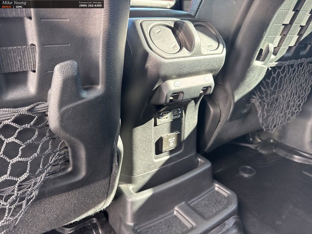 Used 2023 Jeep Wrangler Unlimited Rubicon w/ Cold Weather Group image 39