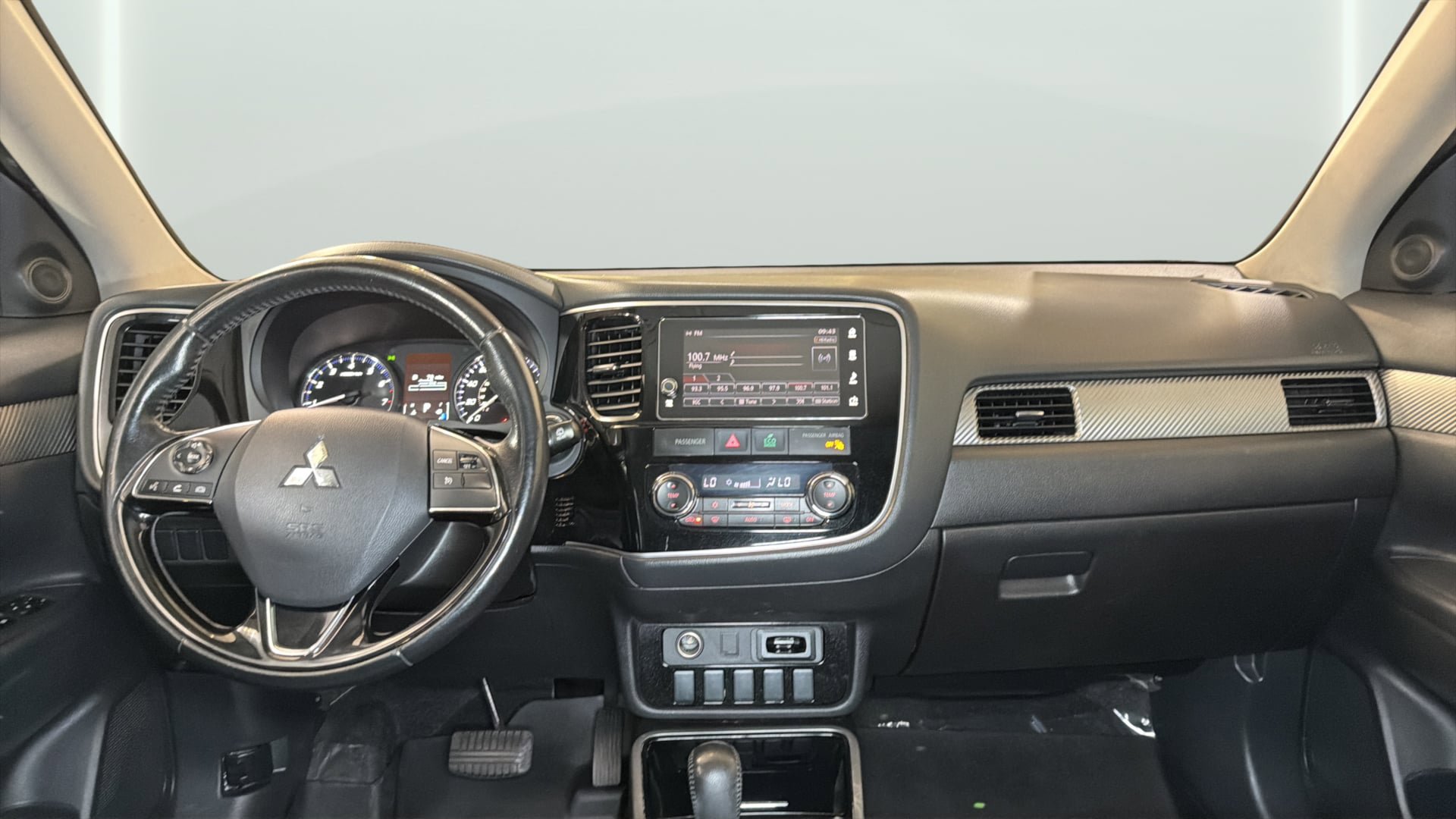 Used 2017 Mitsubishi Outlander SE FWD image 15