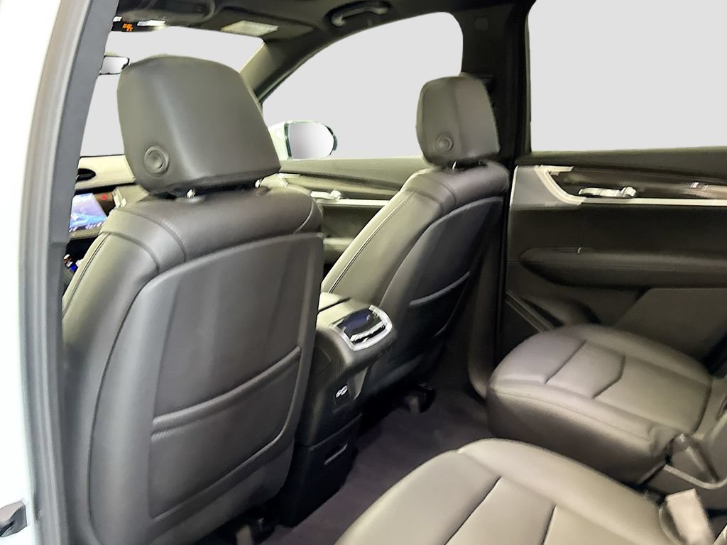 Used 2025 Cadillac XT6 Sport w/ Technology Package AWD/4WD image 29