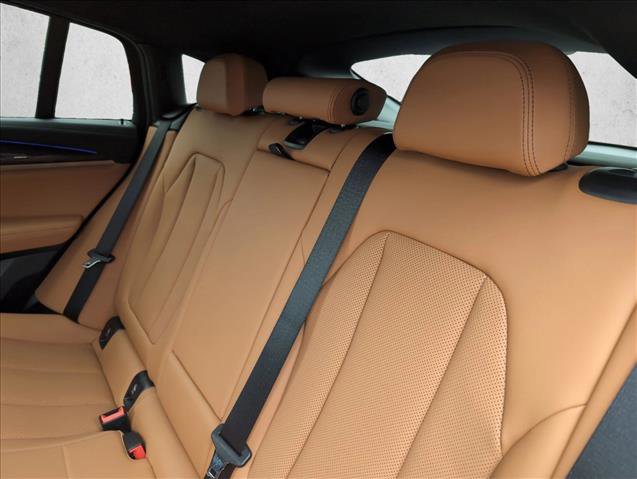 Used 2024 BMW X4 M40i image 19