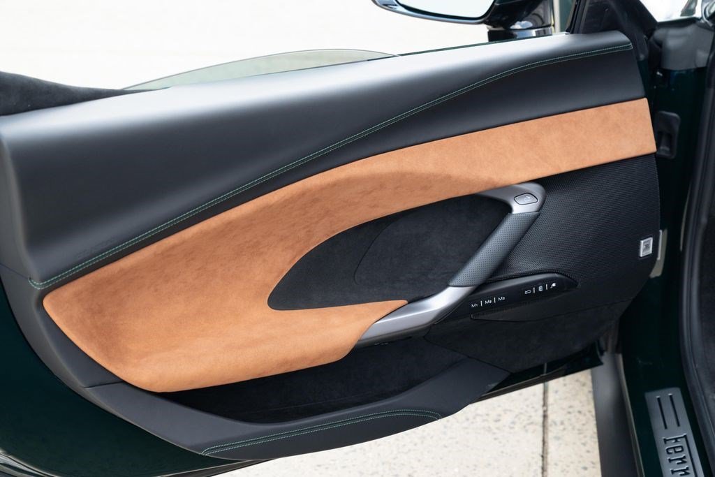 Used 2025 Ferrari 296 GTS RWD image 27