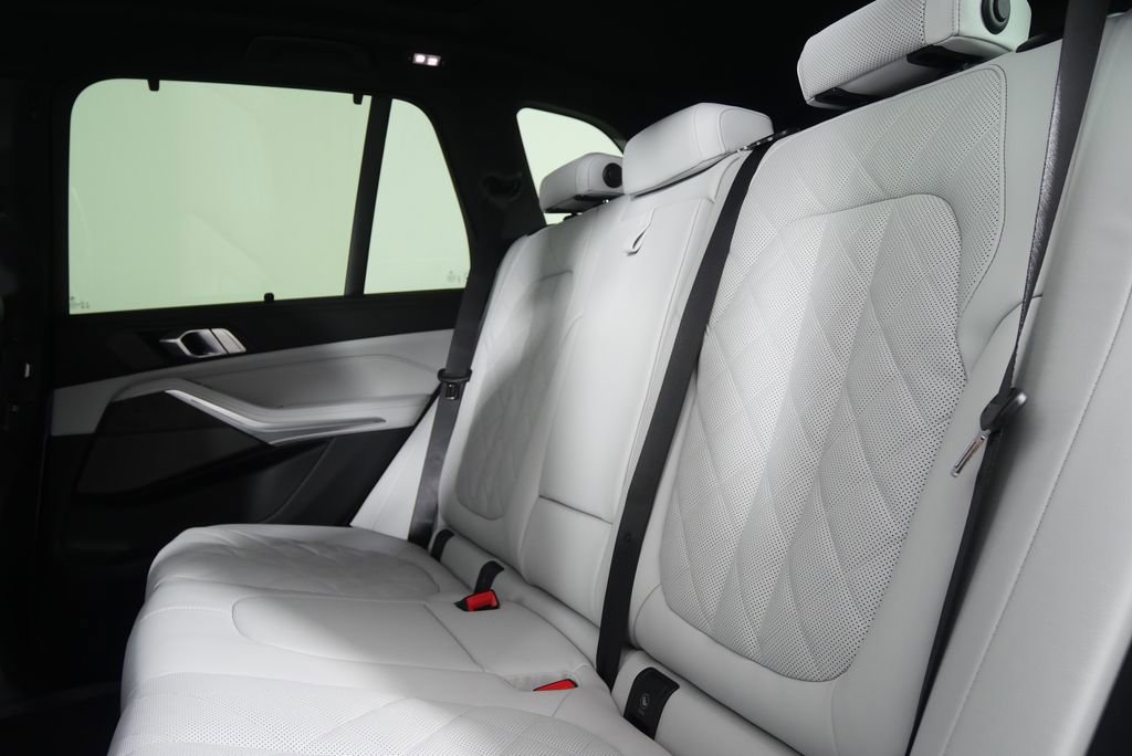 Used 2026 BMW X5 xDrive40i w/ Climate Comfort Package image 15