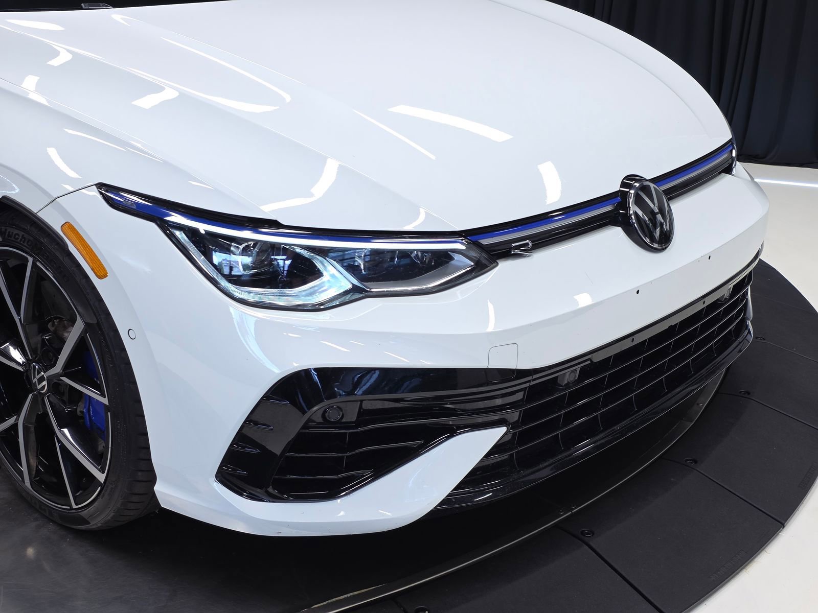 Used 2022 Volkswagen Golf R image 48