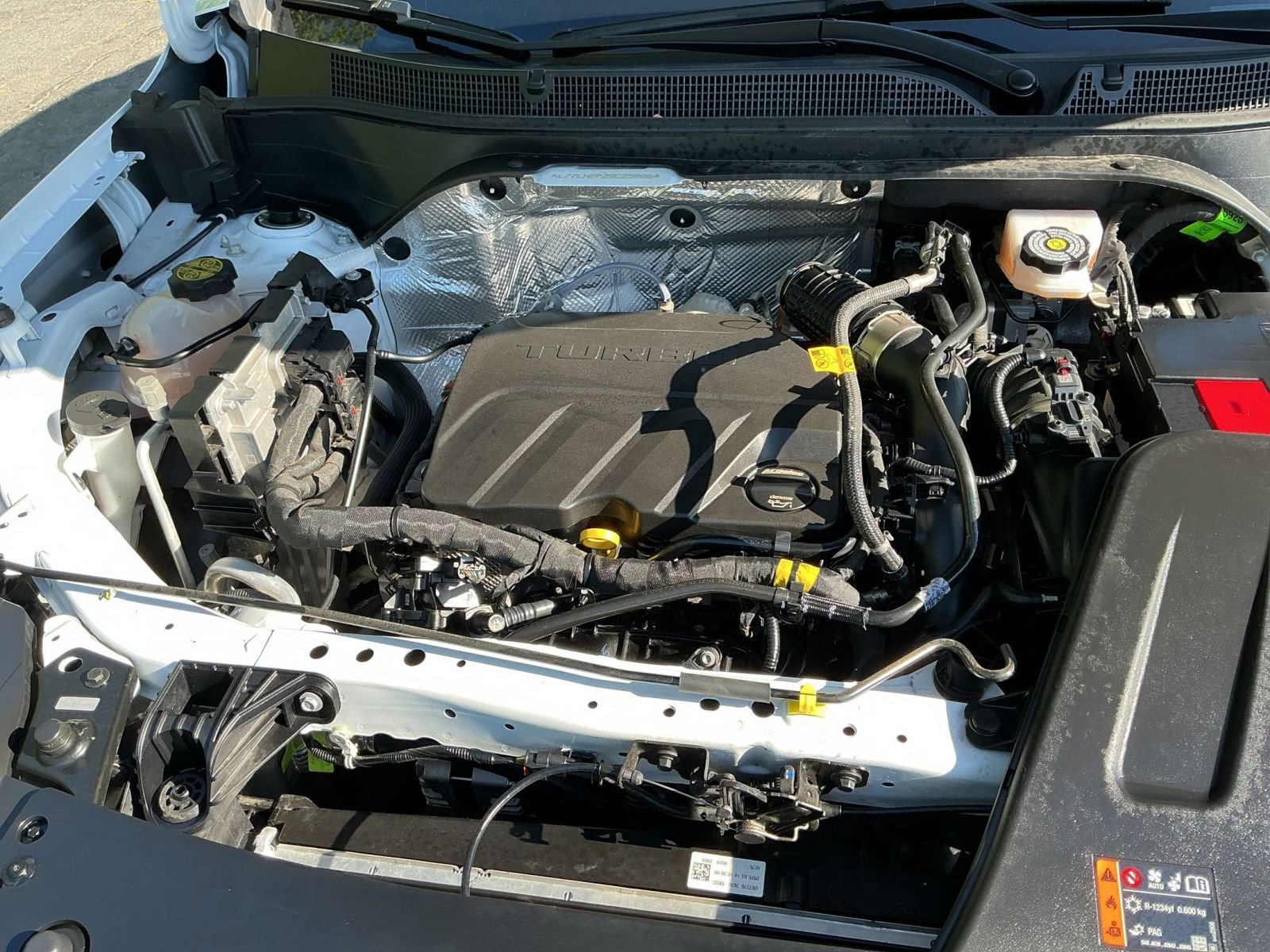 Used 2025 Chevrolet Trax LT w/ LT Convenience Package FWD image 27