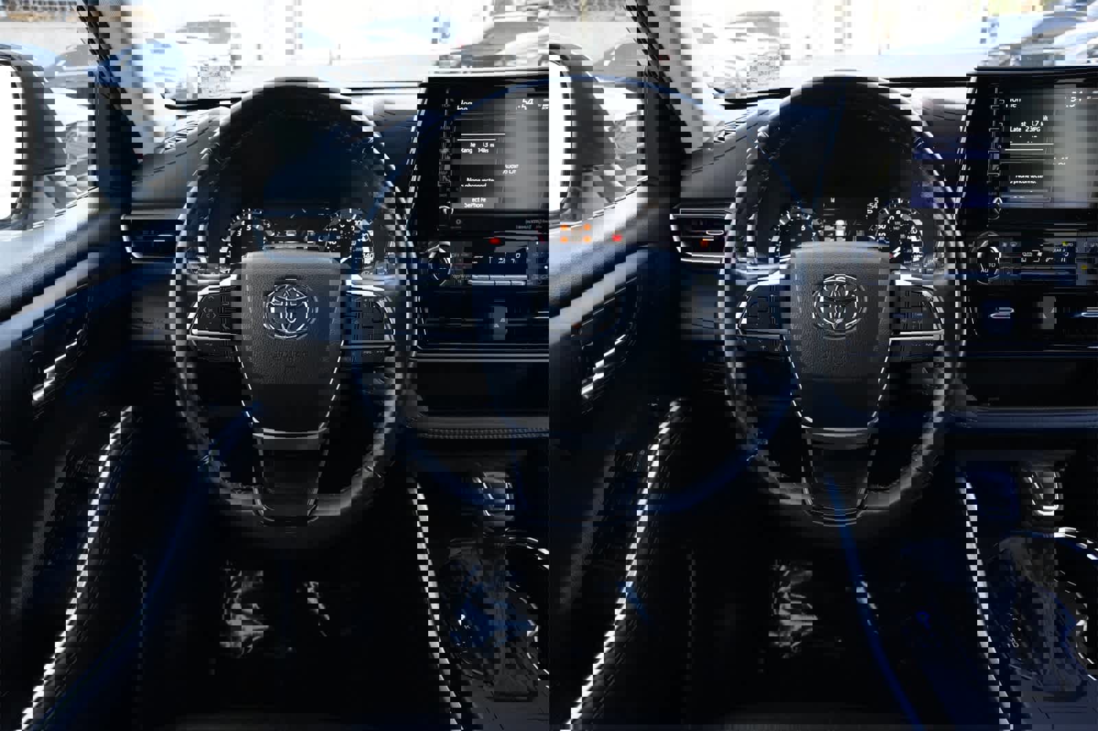 Used 2022 Toyota Highlander XLE image 9