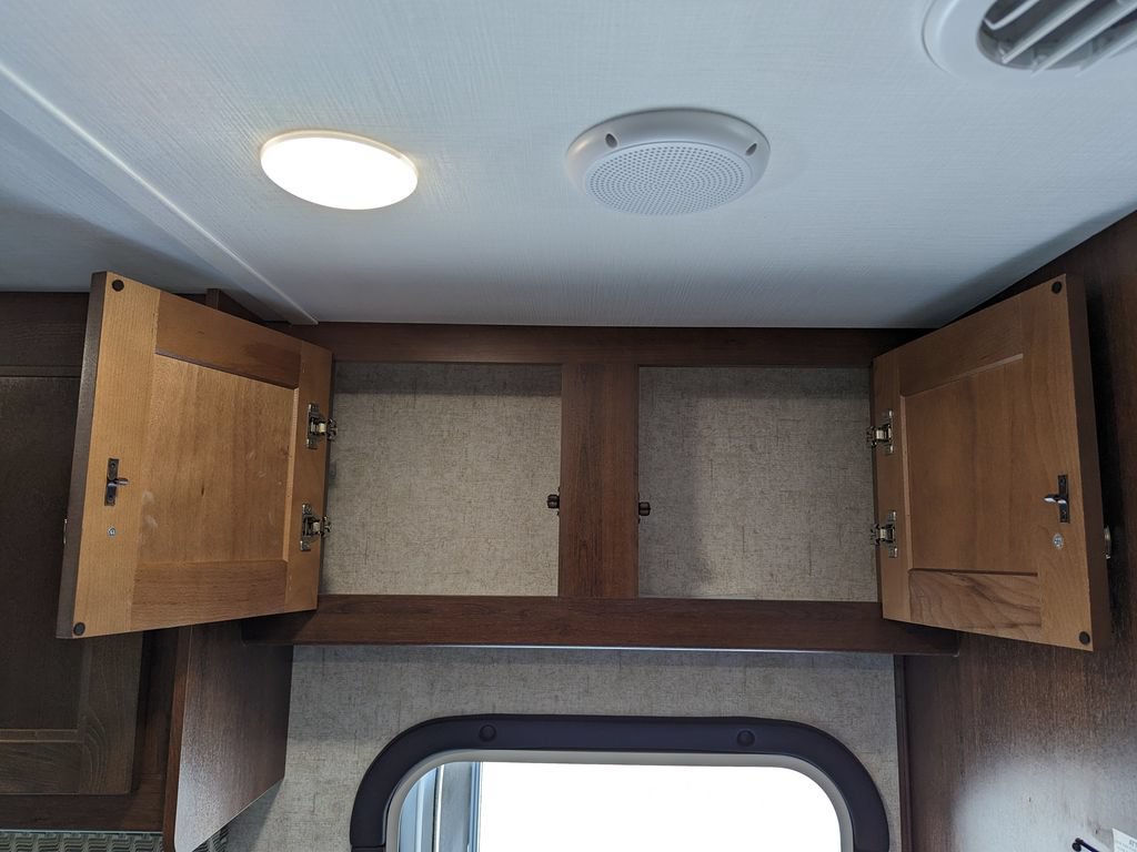 Used 2019 Chevrolet Express 4500 w/ RV Package RWD image 65