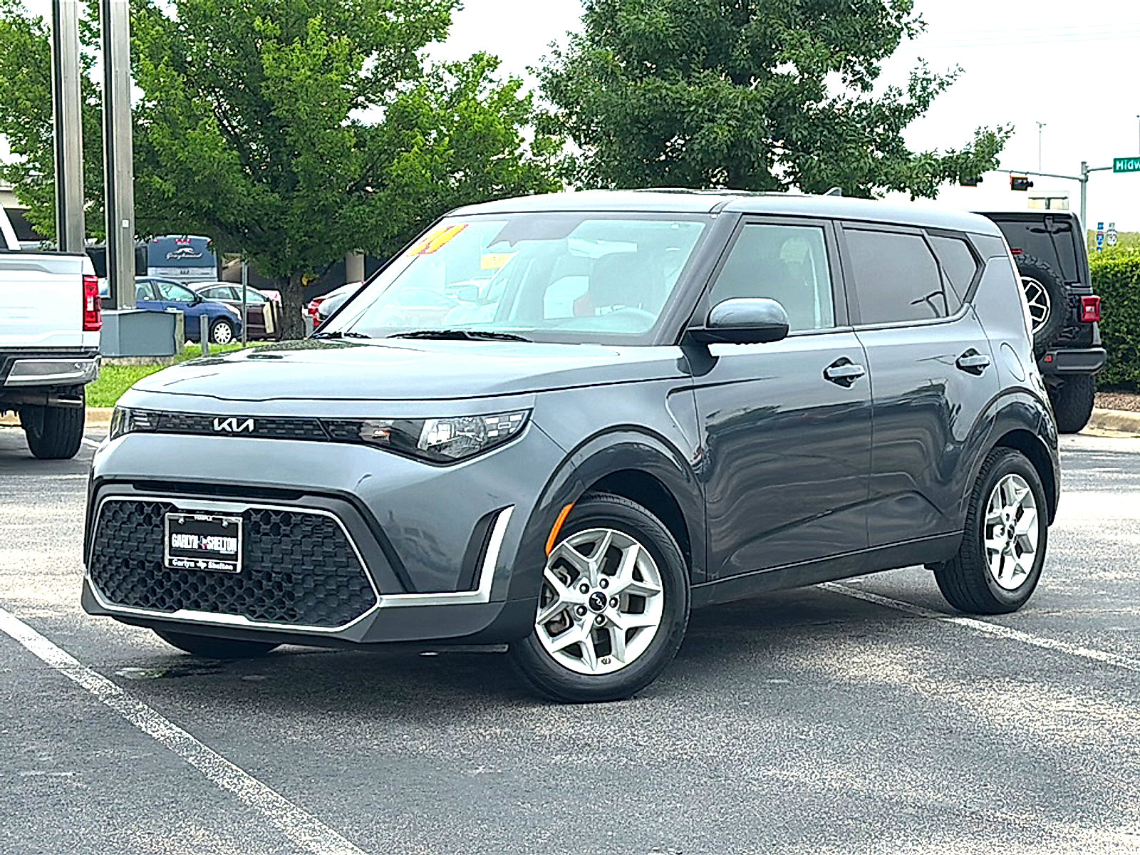 Used 2024 Kia Soul LX w/ Option Group 015 FWD image 2