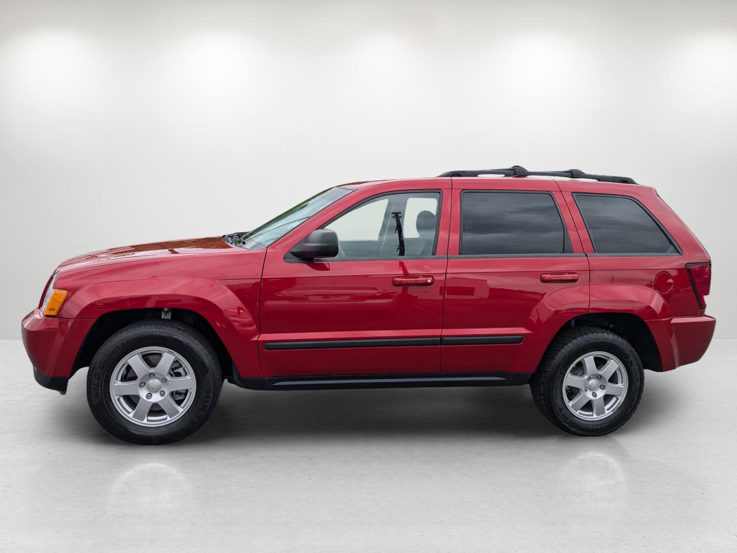 Used 2009 Jeep Grand Cherokee Laredo image 2