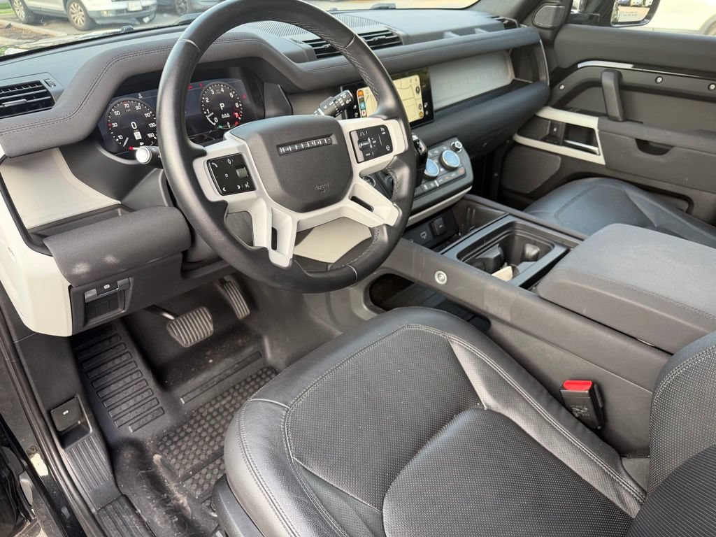 Used 2023 Land Rover Defender 90 S AWD/4WD image 17