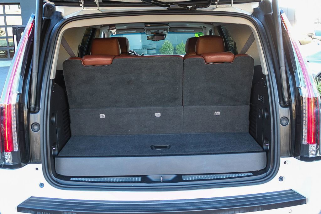 Used 2015 Cadillac Escalade Premium image 34