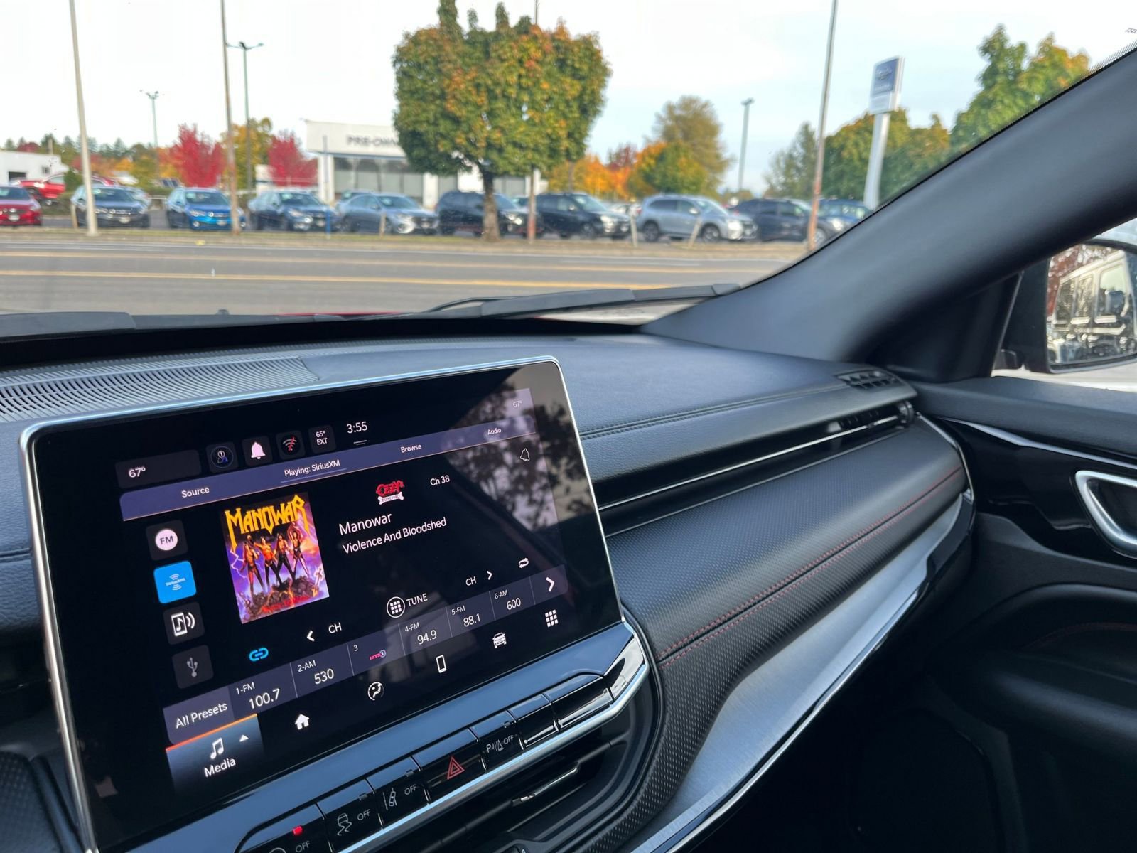 Used 2025 Jeep Compass Trailhawk image 35