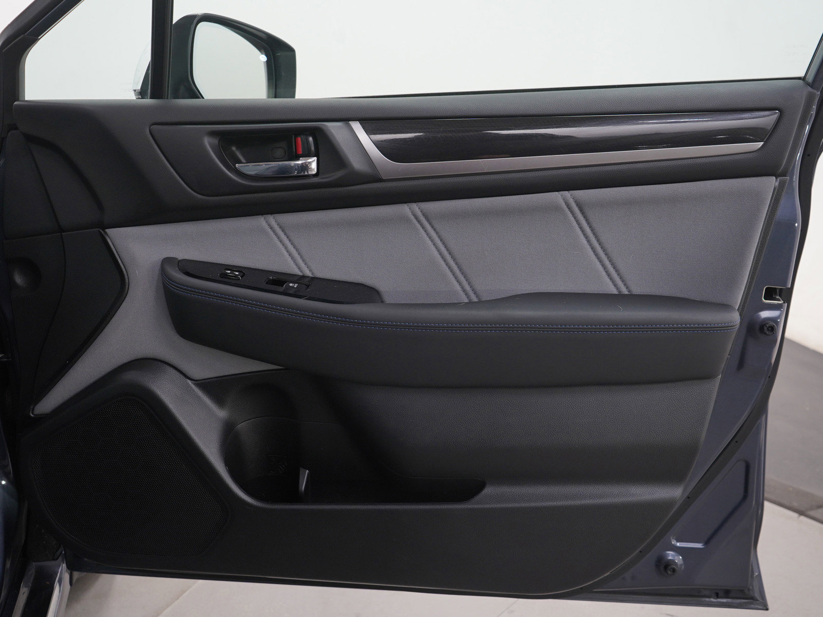 Used 2017 Subaru Legacy 2.5i Sport w/ Popular Package #2A image 9