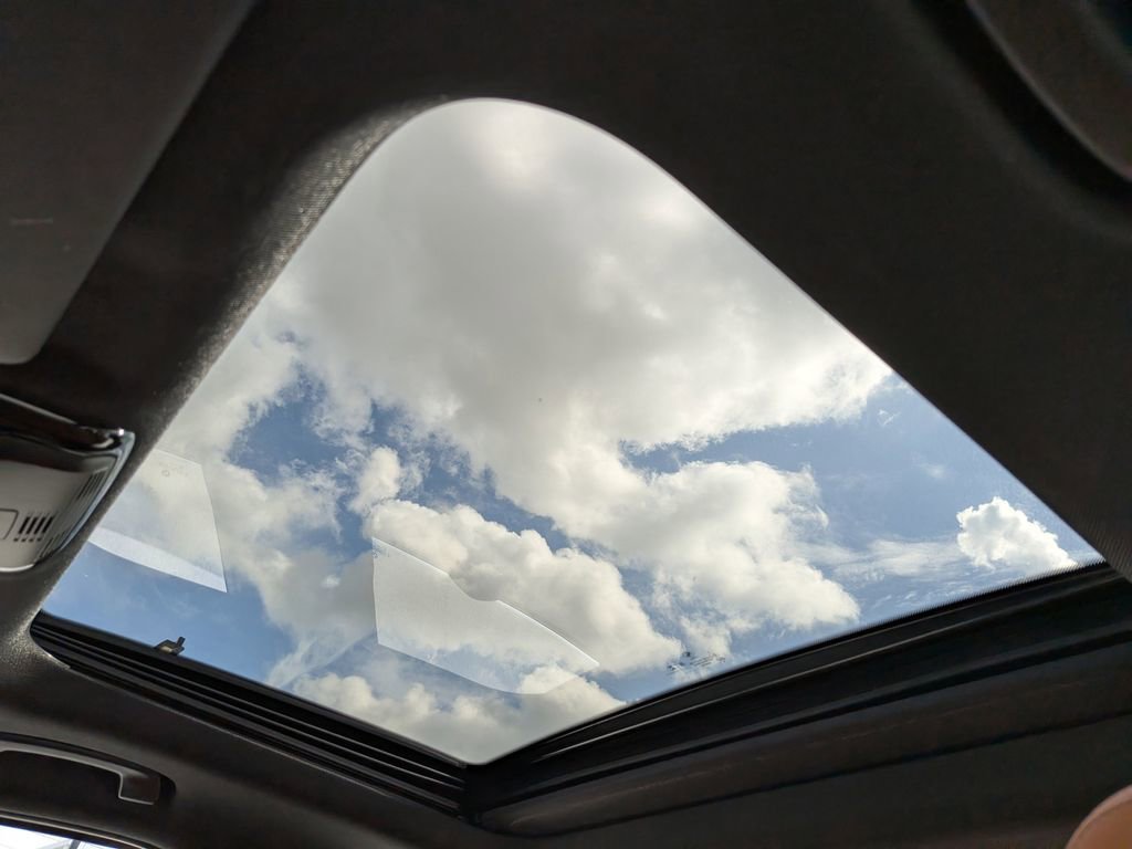 Used 2024 BMW 330i Sedan w/ Premium Package image 25