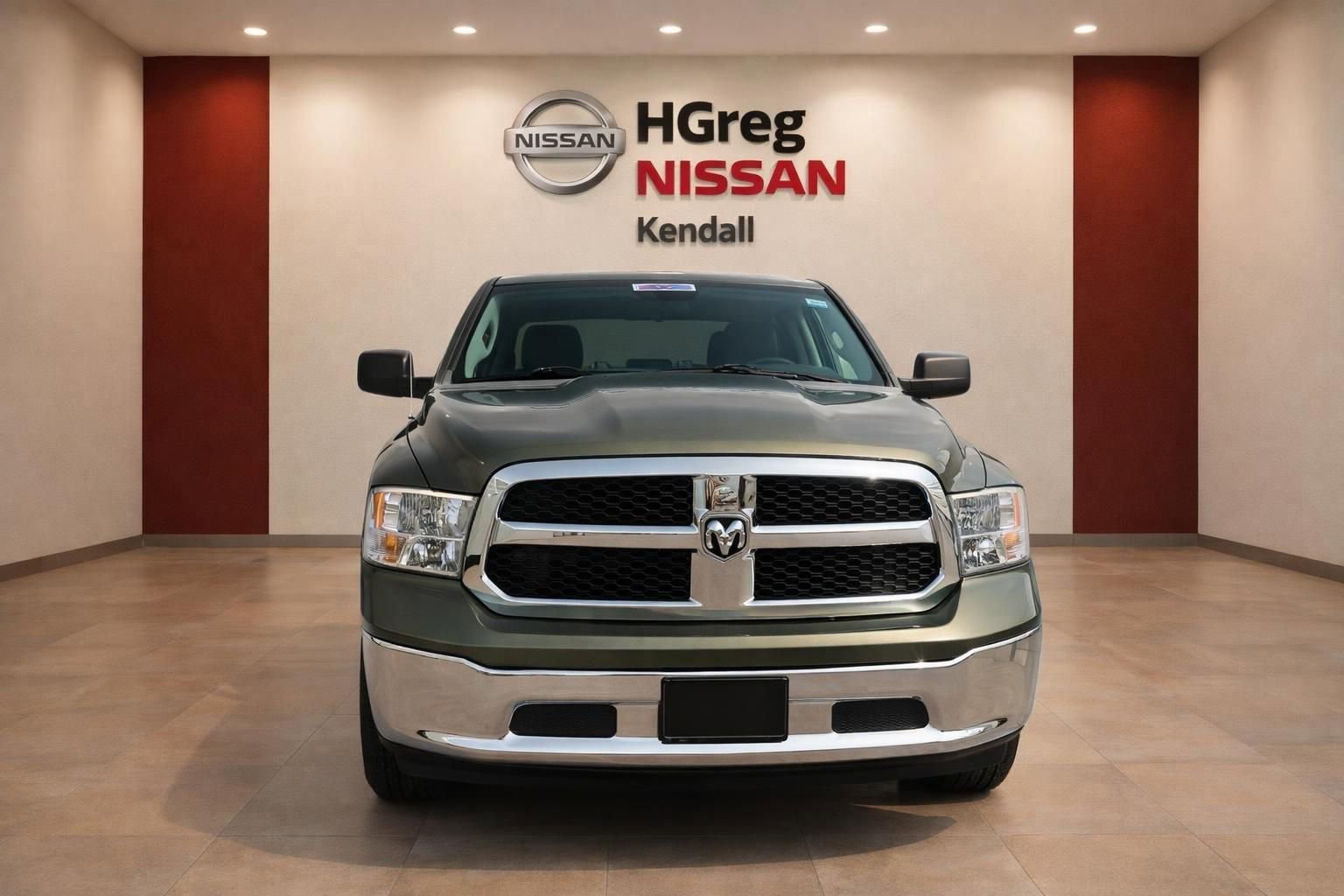 Used 2021 RAM 1500 Classic SLT AWD/4WD image 3