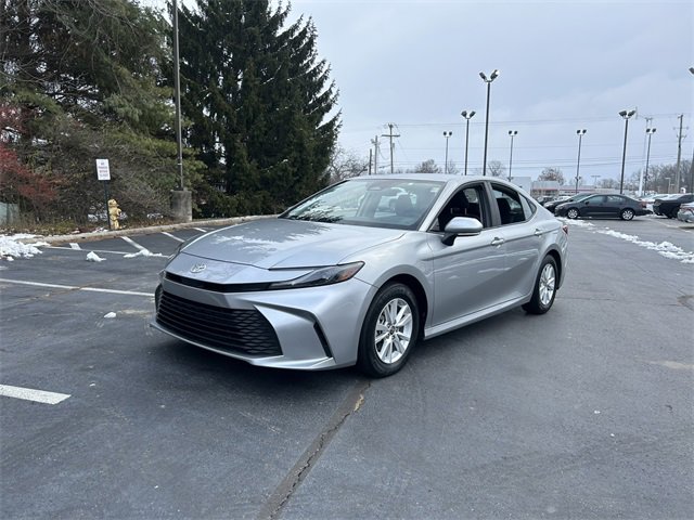 Used 2025 Toyota Camry LE image 30