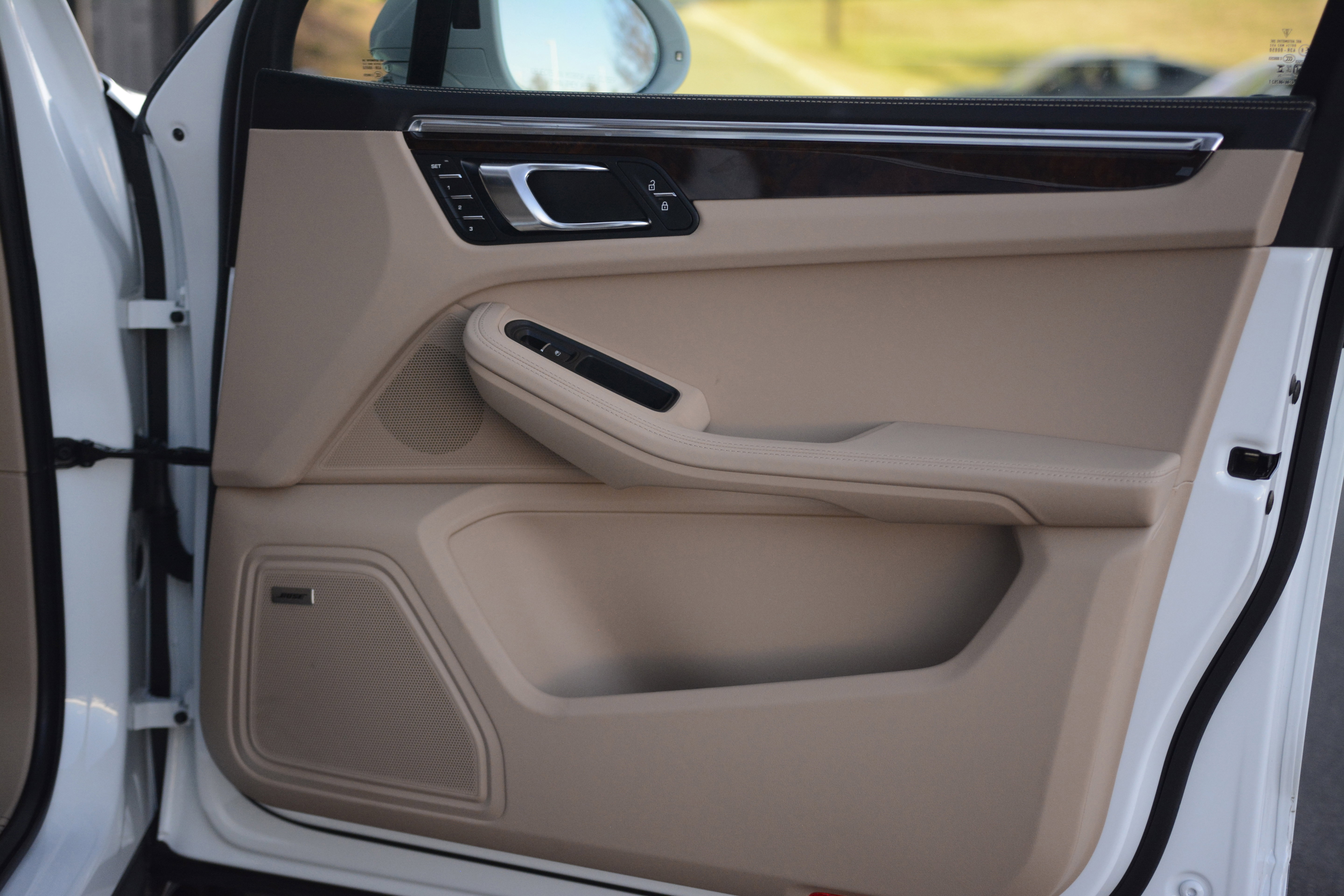 Certified 2025 Porsche Macan image 26