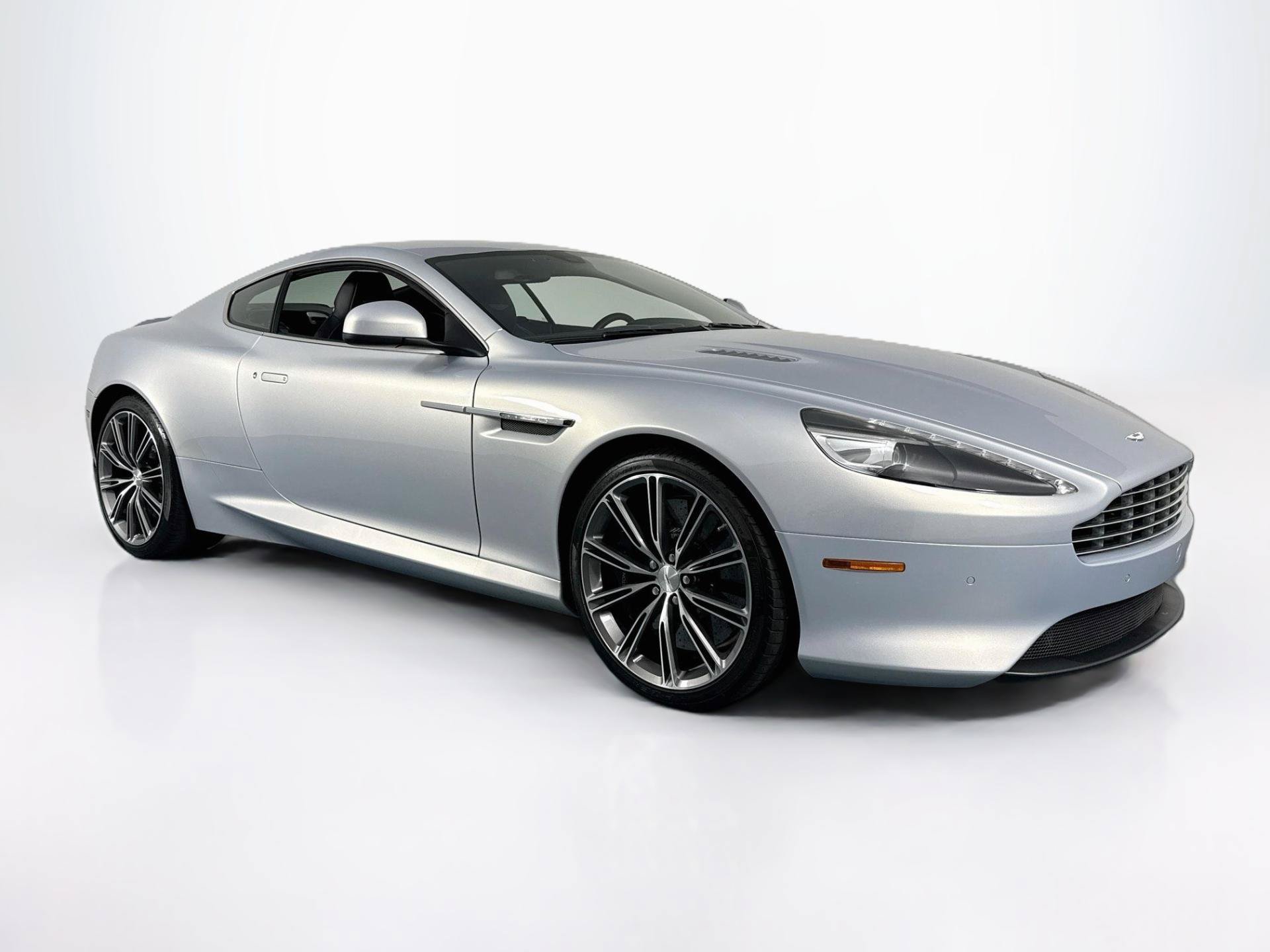 Used 2014 Aston Martin DB9 Coupe RWD image 3