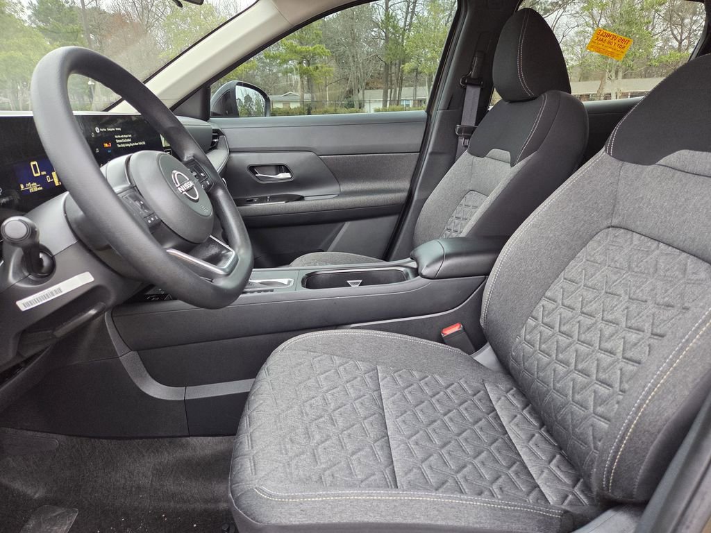 Used 2026 Nissan Kicks SV image 14