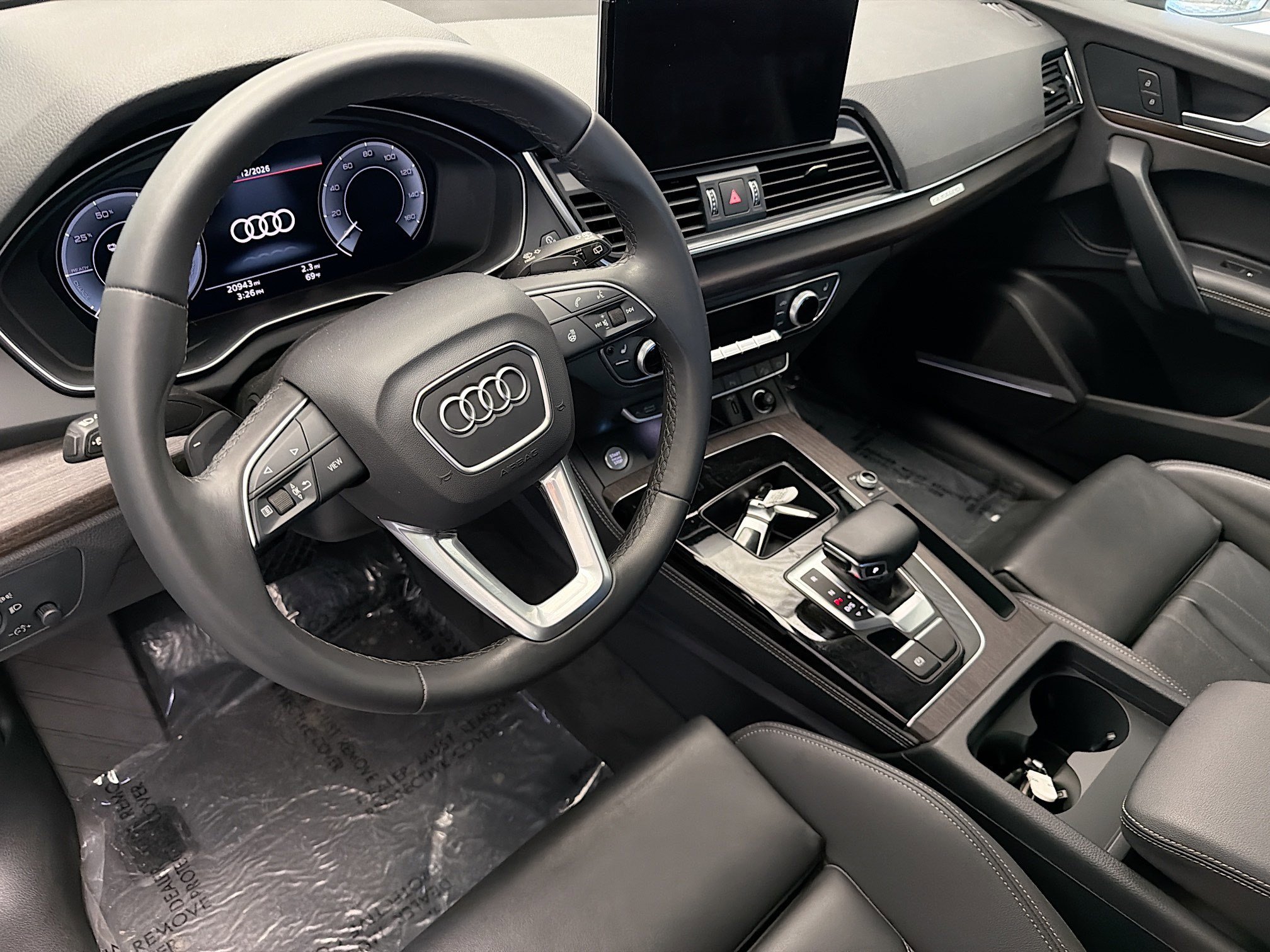 Used 2024 Audi Q5 e Premium Plus w/ Premium Plus Package image 7