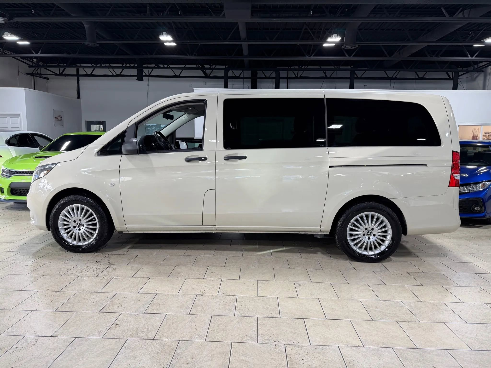 Used 2019 Mercedes-Benz Metris Passenger image 30