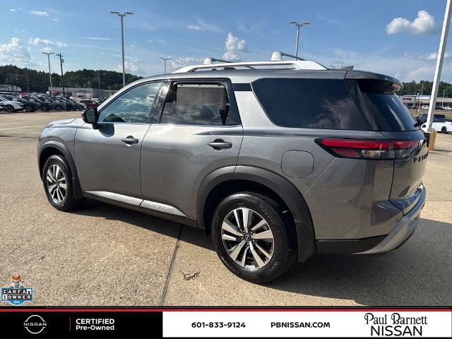 Certified 2025 Nissan Pathfinder SL w/ Black Appearance Package FWD image 14