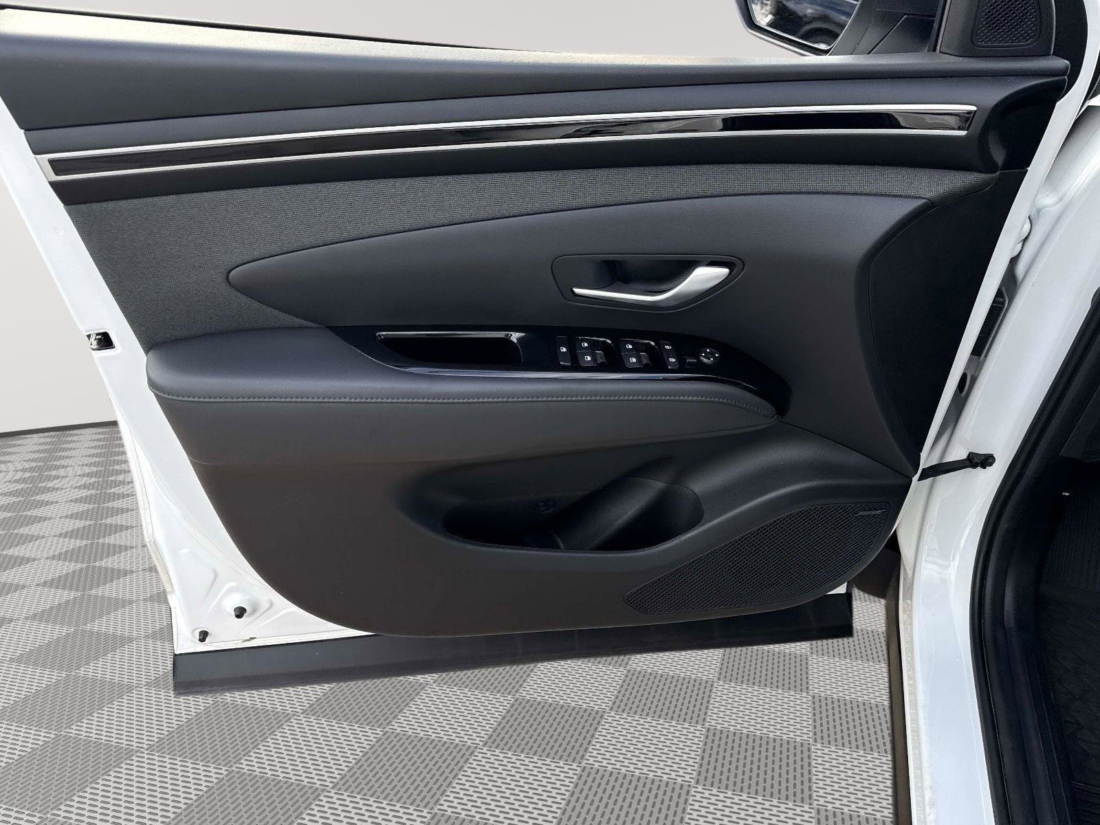 Used 2024 Hyundai Santa Cruz Limited AWD/4WD image 18