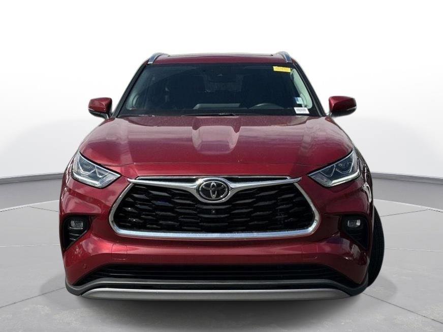 Used 2024 Toyota Highlander Platinum video 3