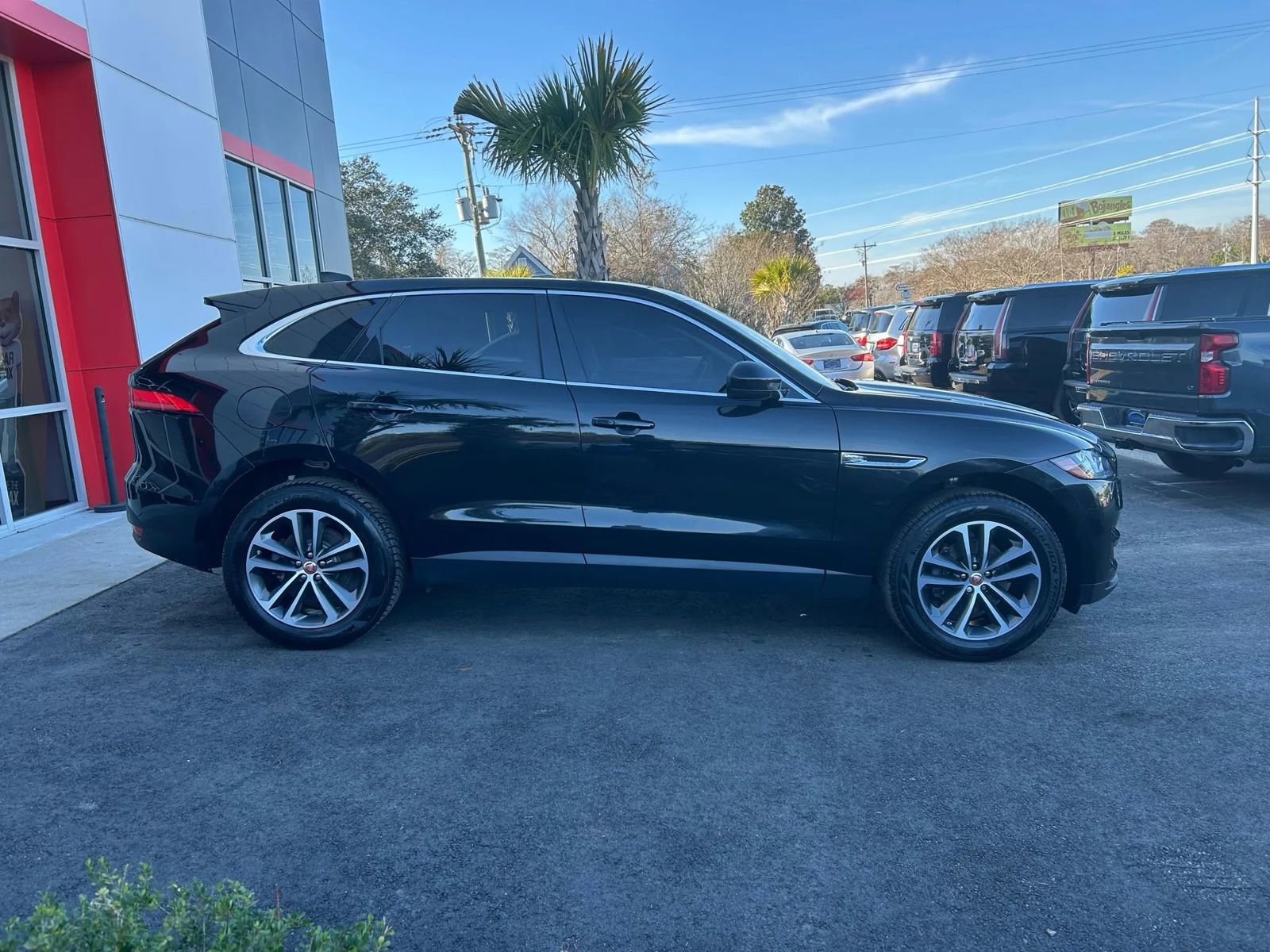 Used 2020 Jaguar F-PACE Premium image 4
