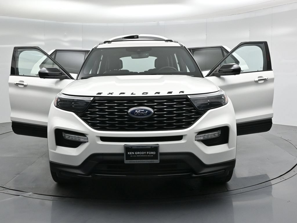 Certified 2023 Ford Explorer ST-Line w/ Class IV Trailer Tow Package AWD/4WD image 32