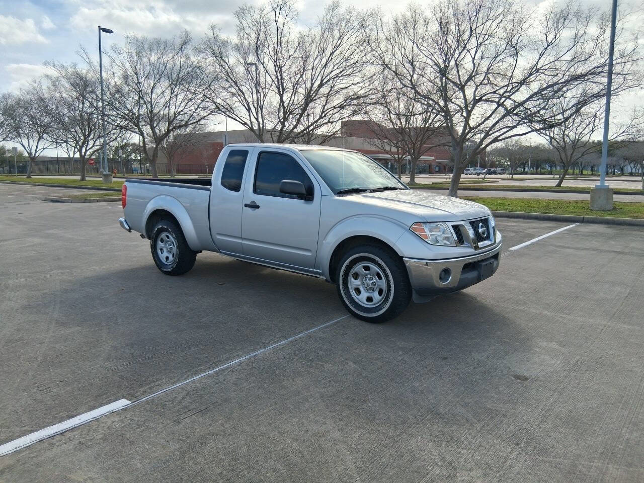 Used 2010 Nissan Frontier SE w/ Power Pkg image 8