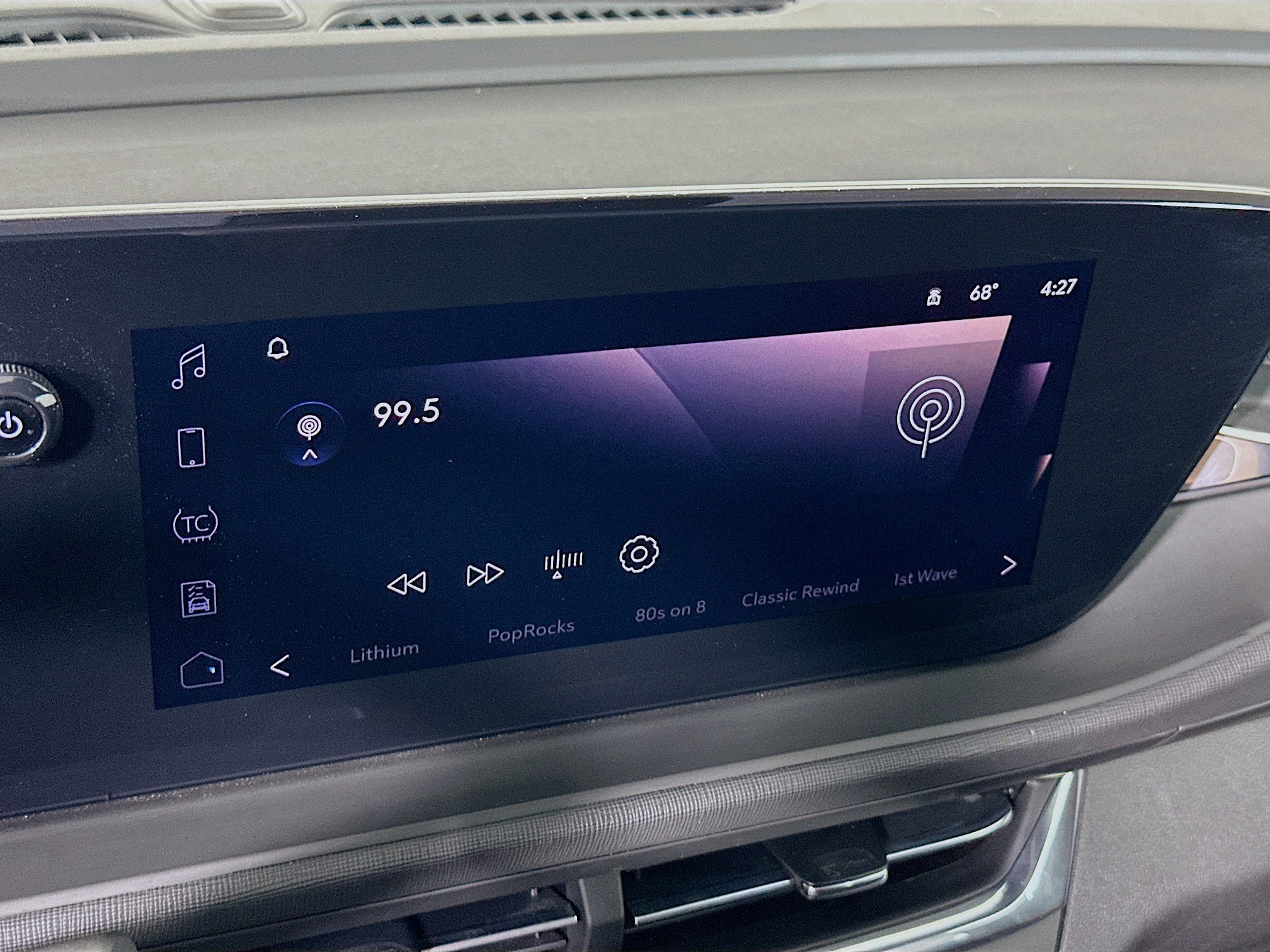 Used 2025 Buick Envista Preferred image 19