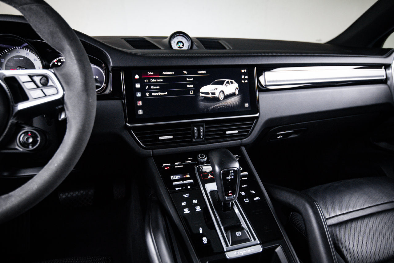 Certified 2023 Porsche Cayenne Platinum Edition AWD/4WD image 19
