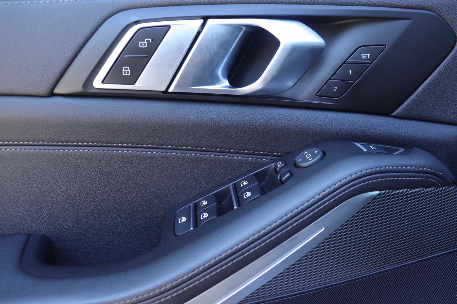 Used 2022 BMW X5 sDrive40i w/ M Sport Package image 24