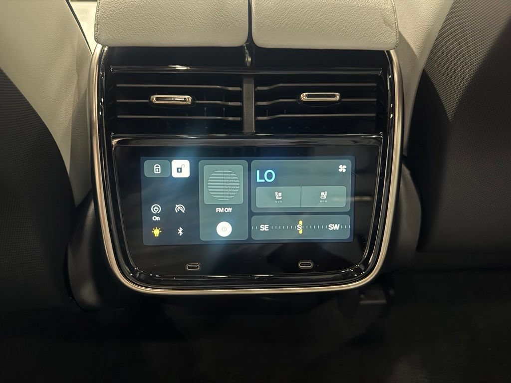 Used 2024 Rivian R1S Launch Edition AWD/4WD image 24