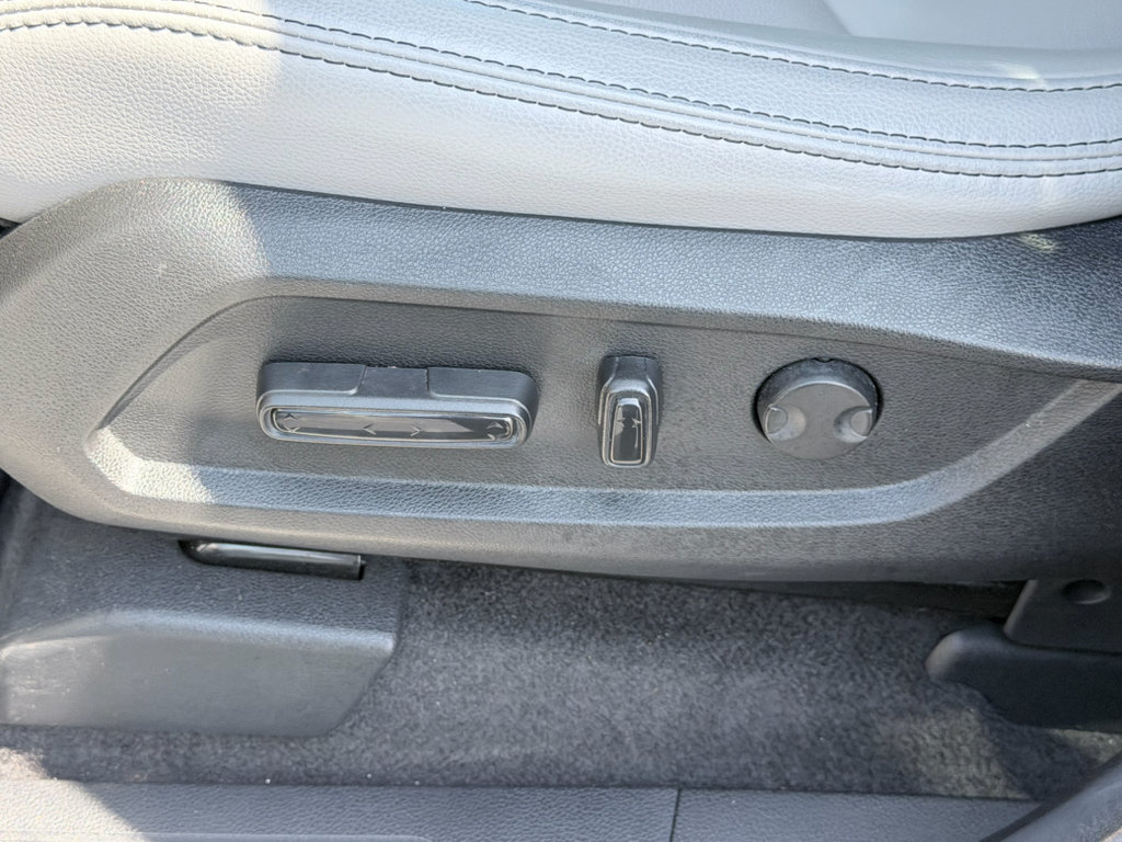Used 2025 Honda Pilot EX-L image 23
