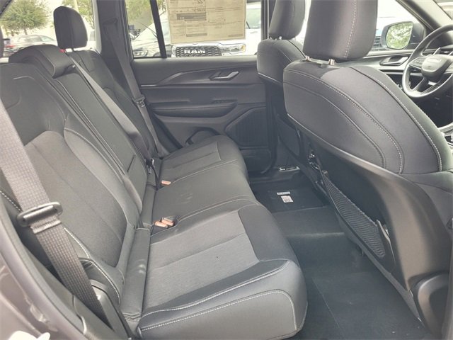 New 2025 Jeep Grand Cherokee Laredo X image 15